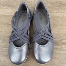 ECCO Women's Solid Flats and Oxfords