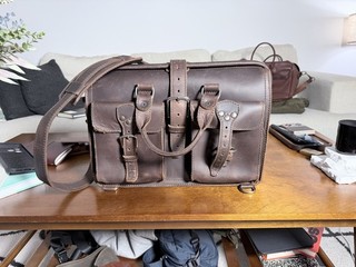 Saddleback Thin Front Pocket Bag