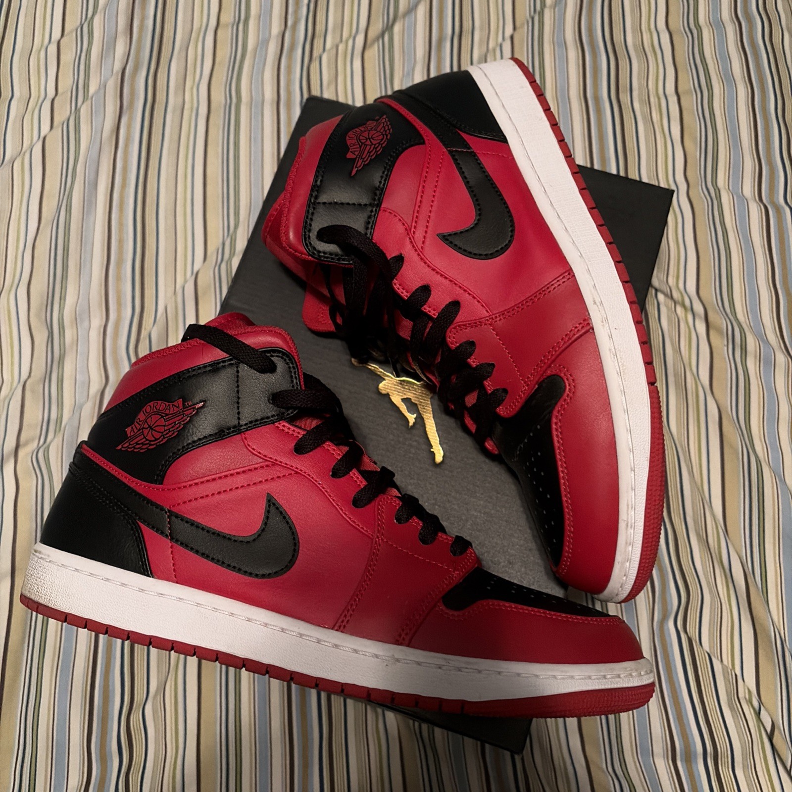 Jordan 1 Mid Gym Red