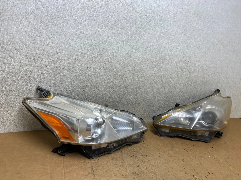Faros halógenos laterales izquierdo+derecho Toyota Prius V 2012 2013 2014 T5191 DW Foto 3 de 4