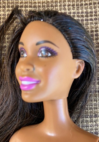 2015 Mattel FILM DIRECTOR NIKKI #CCP53 African American Nikki Barbie NUDE DOLL - Picture 3 of 6