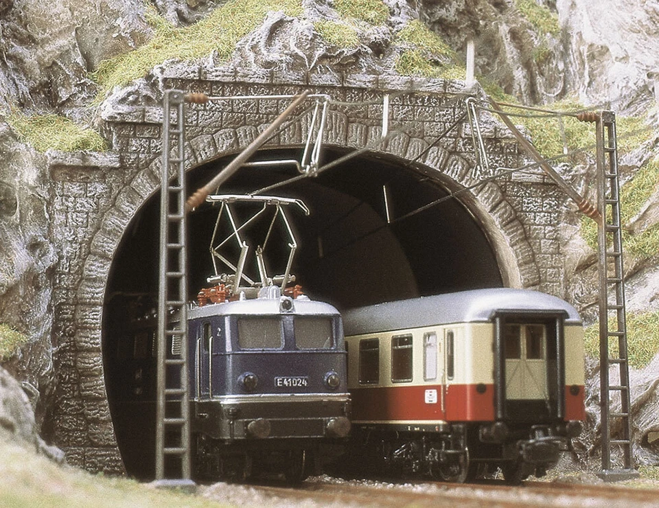 Busch 7027 - 2 entrées de tunnel, à 2 voies - HO (1:87)