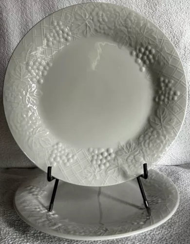 Vintage 1996-2003 Gibson Four Seasons Set Of 2 Dinner Plates Off White GUC
