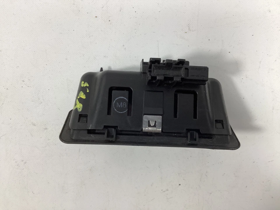 BMW 528I XDRIVE 2009-2013 manija de la tapa del maletero botón de liberación pulsador interruptor de maletero OEM. Foto 3 de 4