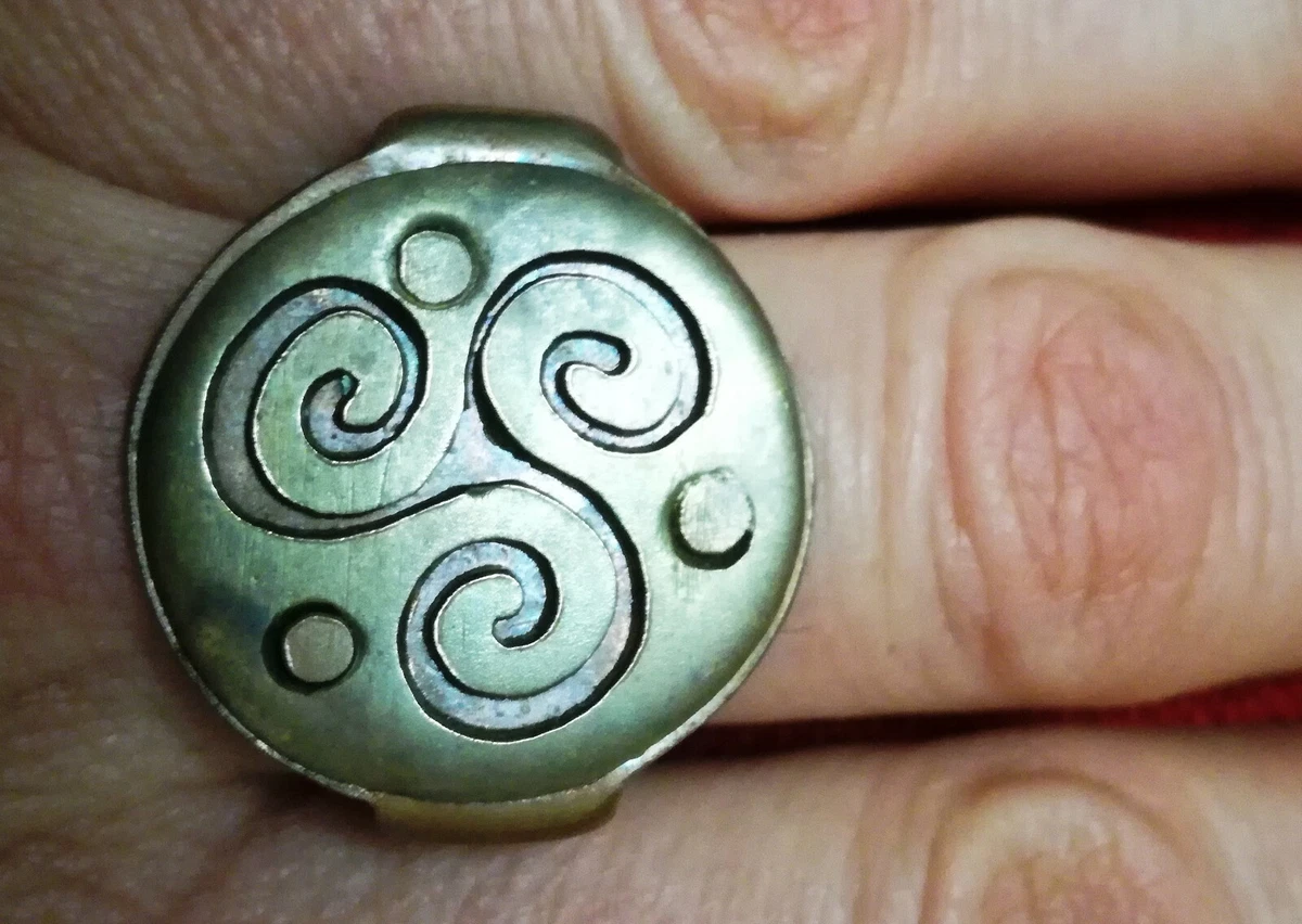 Anello triskele sale