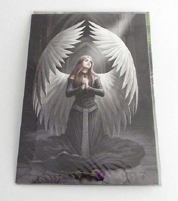 Tarjeta de felicitación de oración por los caídos de Anne Stokes Angels and Fairies Range Foto 2 de 4