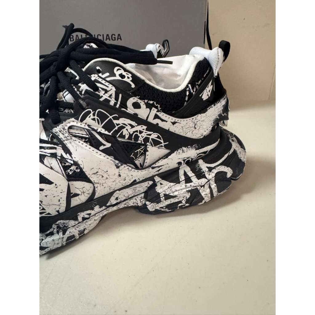 Balenciaga Graffiti DirtyTrack Sneakers in Black/White BNWB 40 image 3
