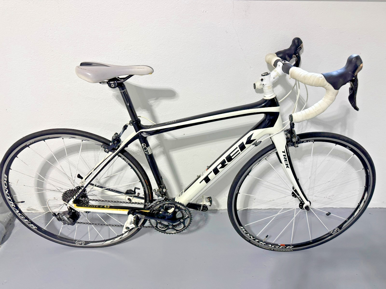 2014 Trek Domane 4.5 WSD 52cm Carbon Road Bike Ultegra 11-Speed - White