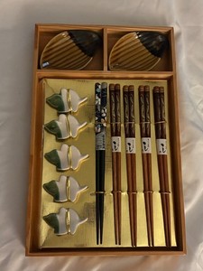 Vintage Set 5 Wood Chopsticks Ceramic Leaf Rests 2 Bowls Mitsukoshi Teak & Black