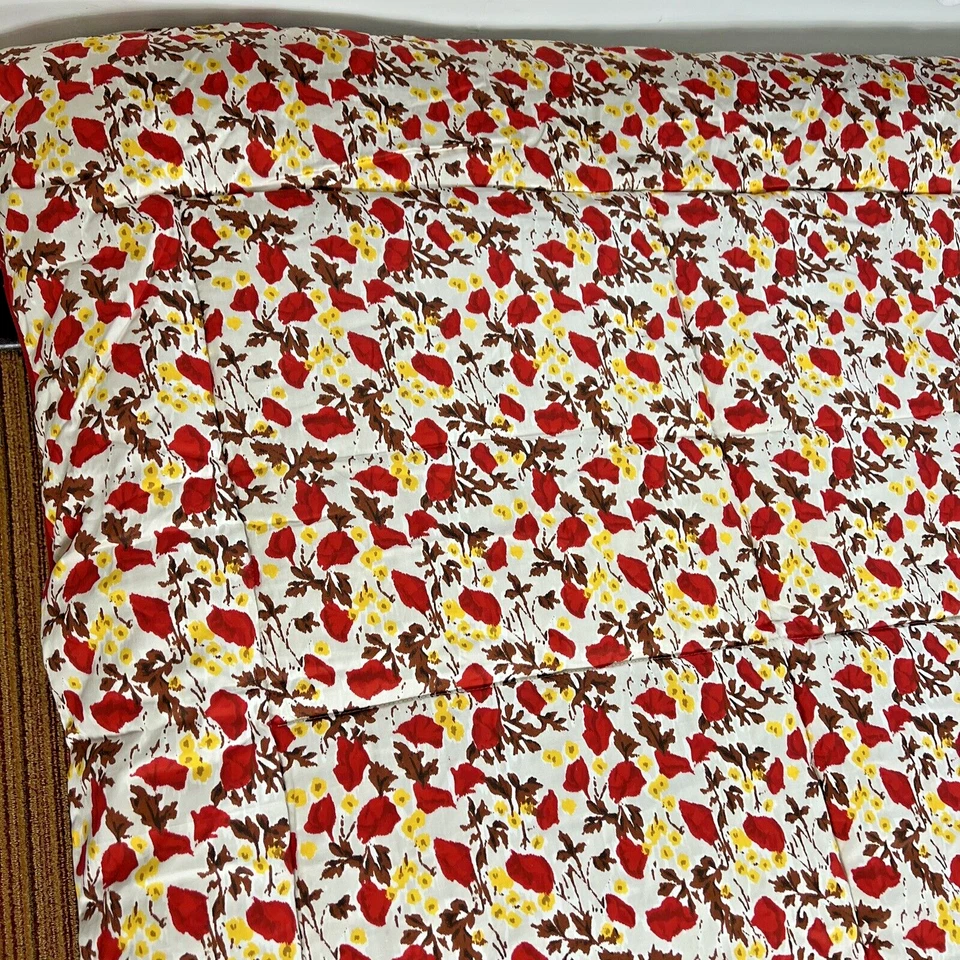 Liz Claiborne NY Twin Comforter and Pillow Sham Red Yellow White Floral 64x84 - Image 2 of 4
