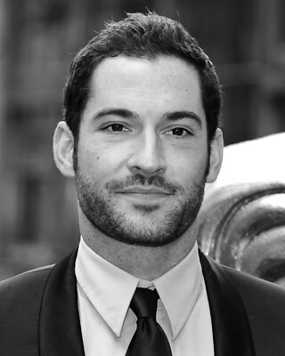 TOM ELLIS  8x10 PHOTO *
