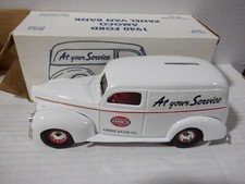 Ertl 1940 Ford Amoco Panel Van Bank 1:30 Scale 052821DMT