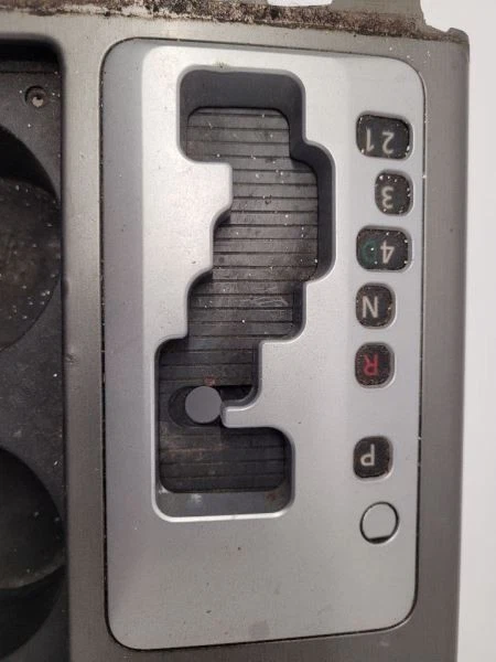 Nissan Armada 2008 09 10 2011 palanca de cambios portavasos bisel con interruptores Foto 3 de 4