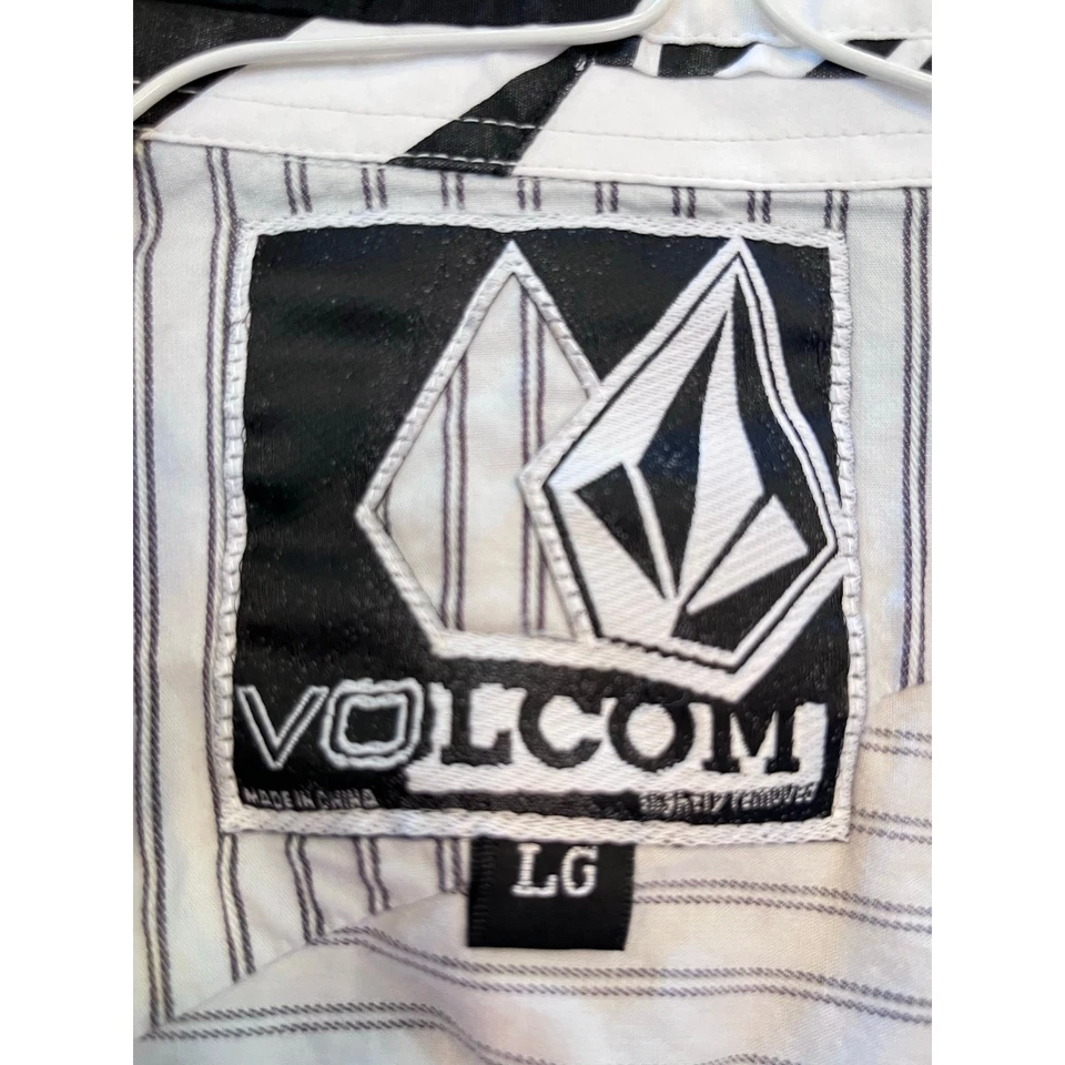 Volcom Men's Gray Graphic Long Sleeve Y2K Shirt - Size Large Button Up - Image 3 of 4