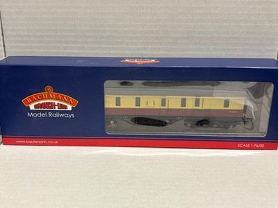 Bachmann Spur 00 50'Stanier Parcels van BR Crimson & Cream