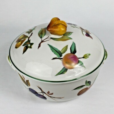 Royal Worcester Evesham Vale Large Round 3 Quart Casserole Dish - Pear Knob Lid