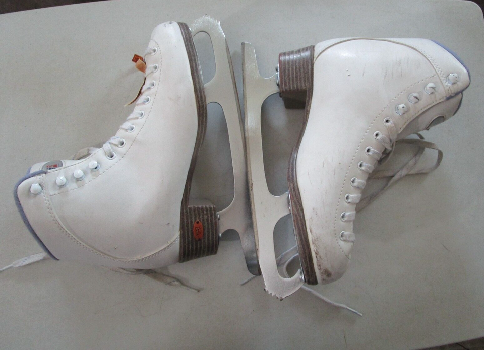 Riedell Figure Skating Ice Skates Size 6 Model 113 Blade Covers eBay