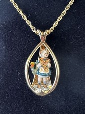 Goebel Collectors' Club Necklace 1983 Mini "VALENTINE GIFT"