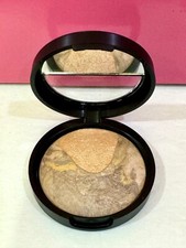 Laura Geller Makeup Balance-N-Highlight .29oz./8.5g. New - Medium/Portofino