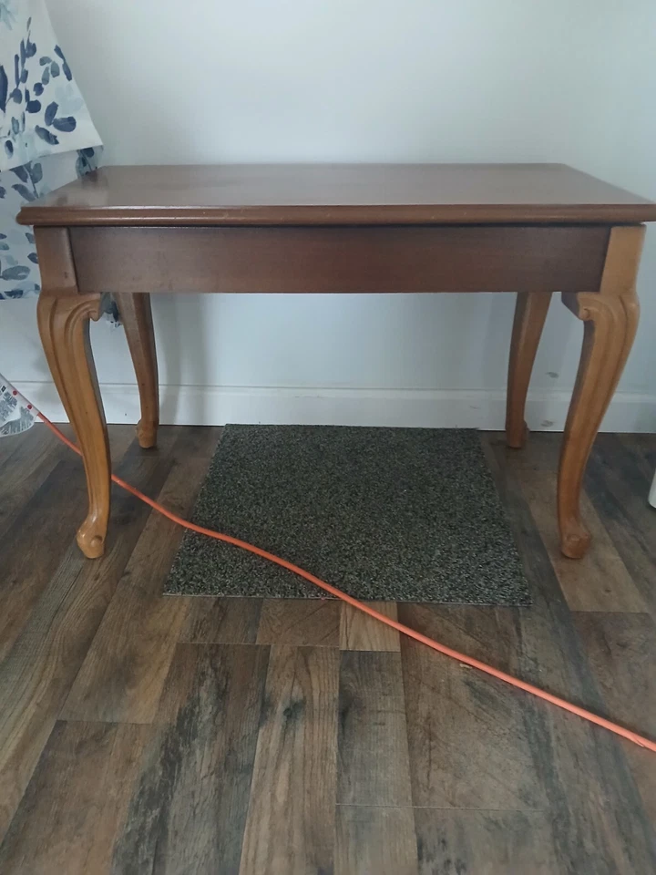 Beautiful Rudolph Wurlitzer Piano Model P242S. Perfect condition! - Image 3 of 4