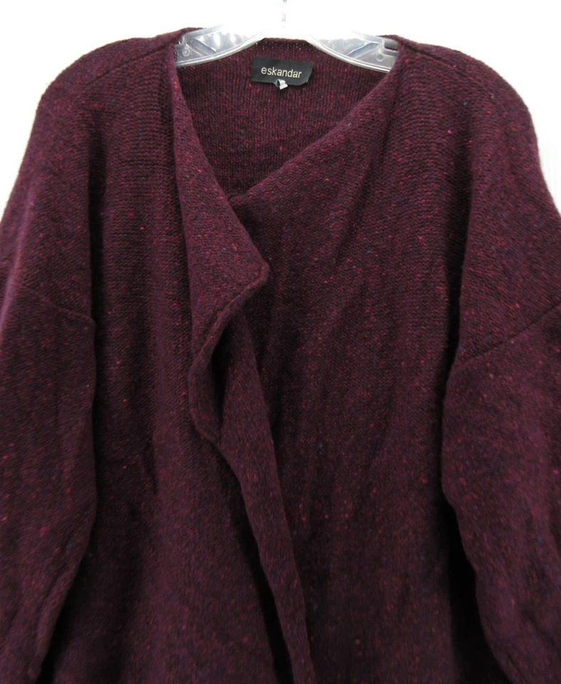 Suéter feminino Eskandar OS vermelho borgonha lã de cordeiro cashmere cardigã envoltório tear manual - Imagem 2 de 4