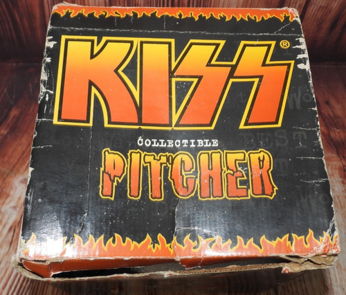 2001 Kiss Catalog Tongue Pitcher With Box Porcelain Band Spencers - Picture 23 of 24