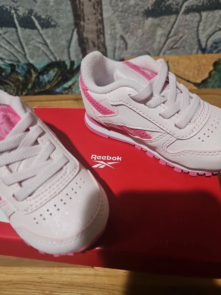 Zapatos para correr Reebok talla 5 rosa infantil Foto 2 de 4