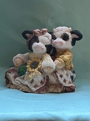 Enesco Mary's  Moo Moos  Cow ''Hay! Let's Cud-dle''