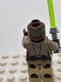 Lego Star Wars Stass Allie Minifigure 75016 w/ saber Great condition