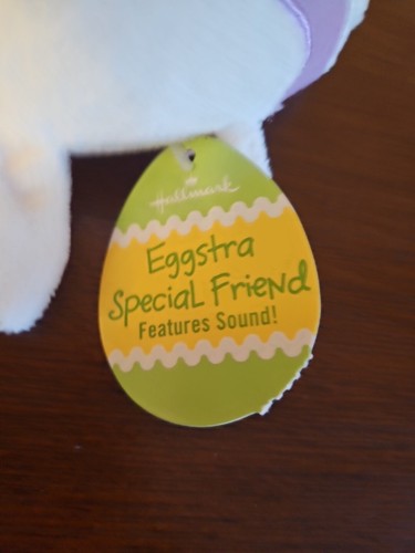 Hallmark Eggstra Amigo Especial Conejo Blanco 5" Huevo de Pascua Peluche Relleno - Imagen 3 de 3