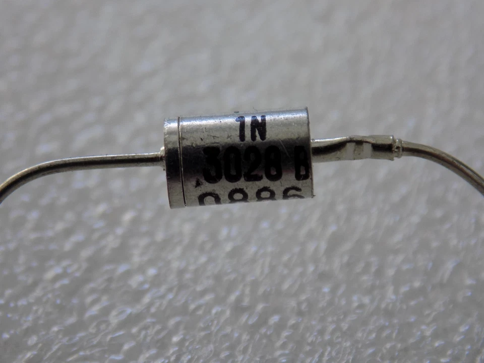 10x Thomson CSF 1N3028B Si Regulador de Voltaje No Direccional Diodo Zener 22V 1W Foto 2 de 3