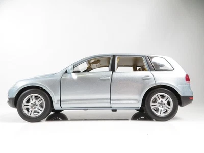 1:18 Bburago Volkswagen VW Tourareg - Bild 1 von 4