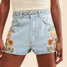 Farm Rio Summer Garden Embroidered Denim Shorts High-Waist Light Wash Size 32