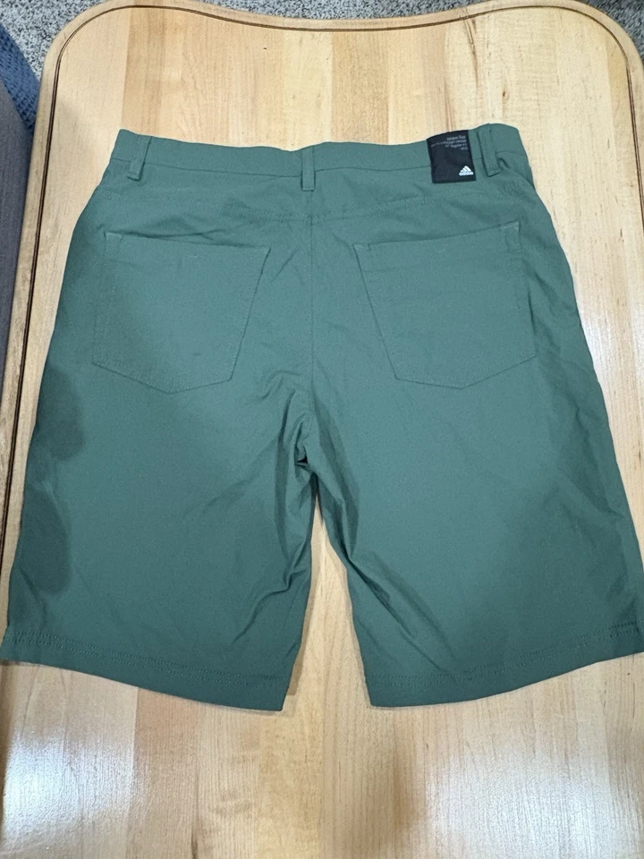 Pantalones Cortos de Golf Adidas Verde Golf Go-To 5 Bolsillos, Ajuste Regular 10” W33 (Al Por Menor: $80) Foto 2 de 3