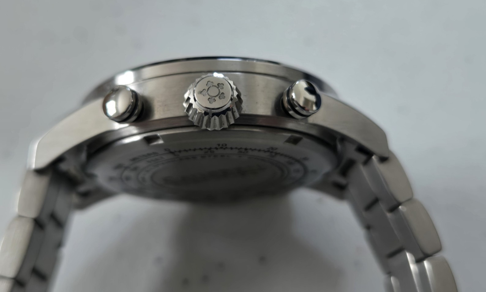 Cortebert Elevation Carbon Quartz Chronograph 44 … - image 8