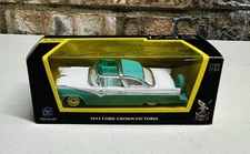 Lucky Diecast 94202 Road Signature 1955 Ford Crown Victoria 1:43 Light Green MIB
