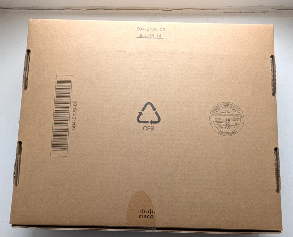 Cisco 8-Port 10/100 PoE Managed Switch SF352-08P SF352-08P-K9-UK SEALED NEW - Image 4 of 4