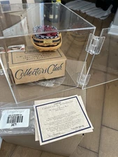 JW Longaberger Miniature Berry Basket Complete In Display Case Acrylic