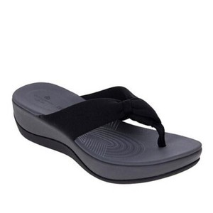 clarks cloud flip flops