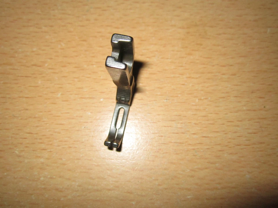 MARKENLOS Reißverschluss Fuß für Juki, Pfaff, Dürkopp usw Nadeltransport (RVS Fuß 6)