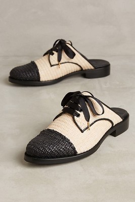 winnie moc toe oxford