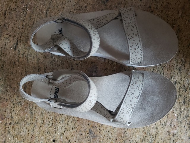 teva midform desert sand