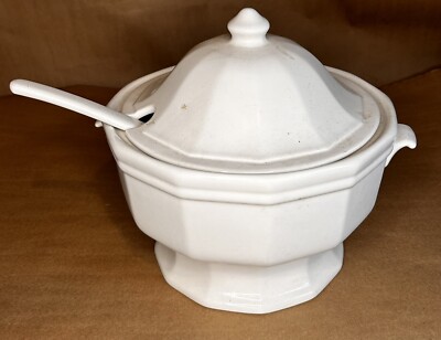 Pfaltzgraff Heritage Large Soup Tureen Pedestal w/Lid Ladle White #2160 