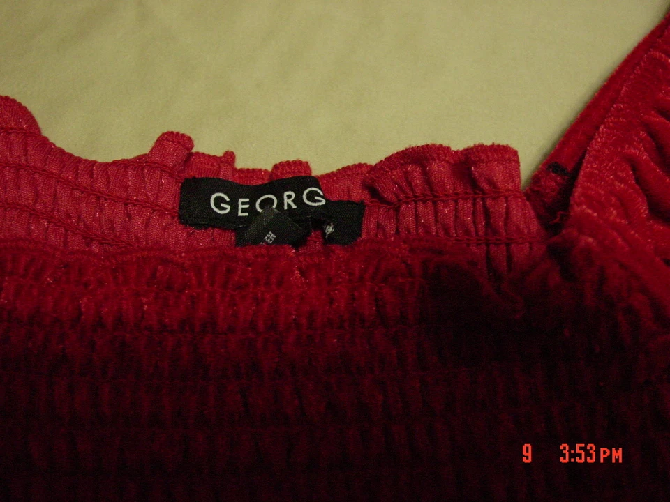 Vestido de vacaciones de terciopelo rojo para niñas Foto 3 de 4