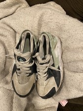 Nike Huarache Run Size 2y Kids' Shoes White-Off Noir-Mint Foam 704949-116