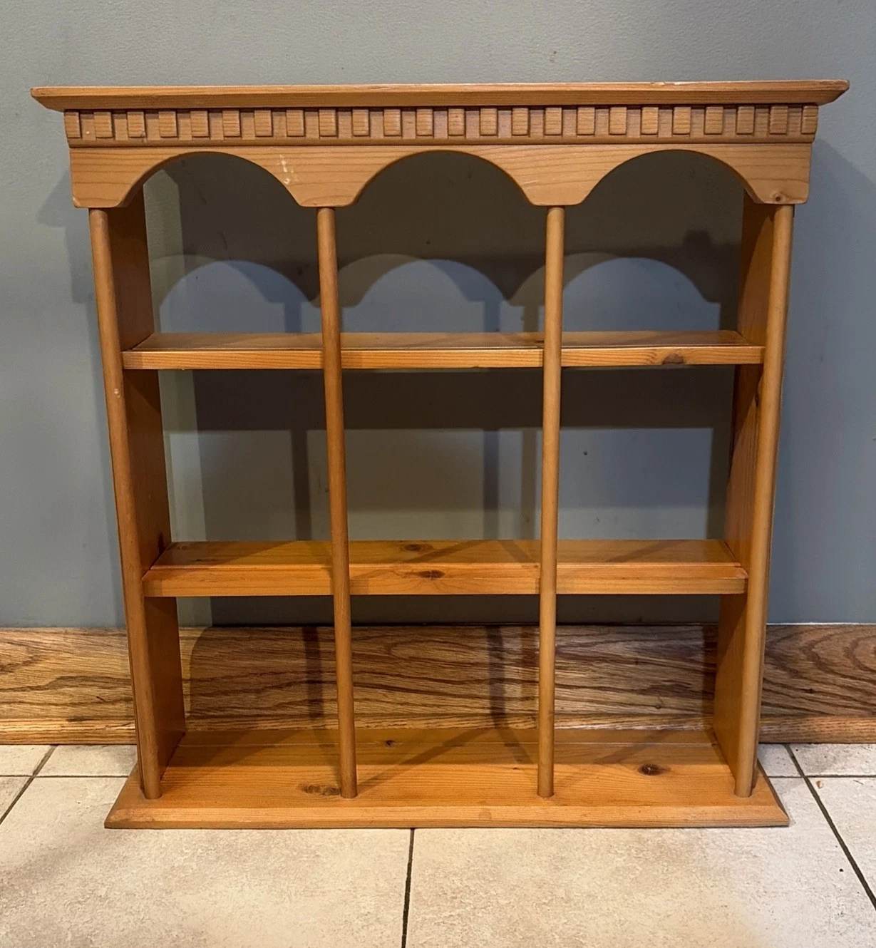 VTG Pine Wood Wall Shelf for Tea Cup/Saucer 3-Tier Knick Knack Display Curio