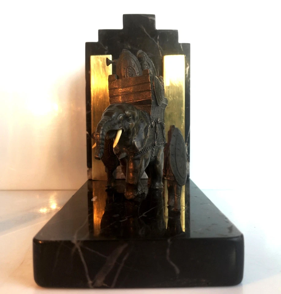 Serre-livre Art déco en bronze patiné - L’Éléphant de guerre d’Hannibal France - Photo 3/4