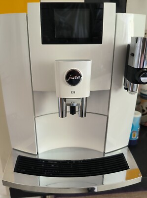Jura E8 Piano White Kaffeevollautomat Kaffemaschine Milchschaum Cappuccino