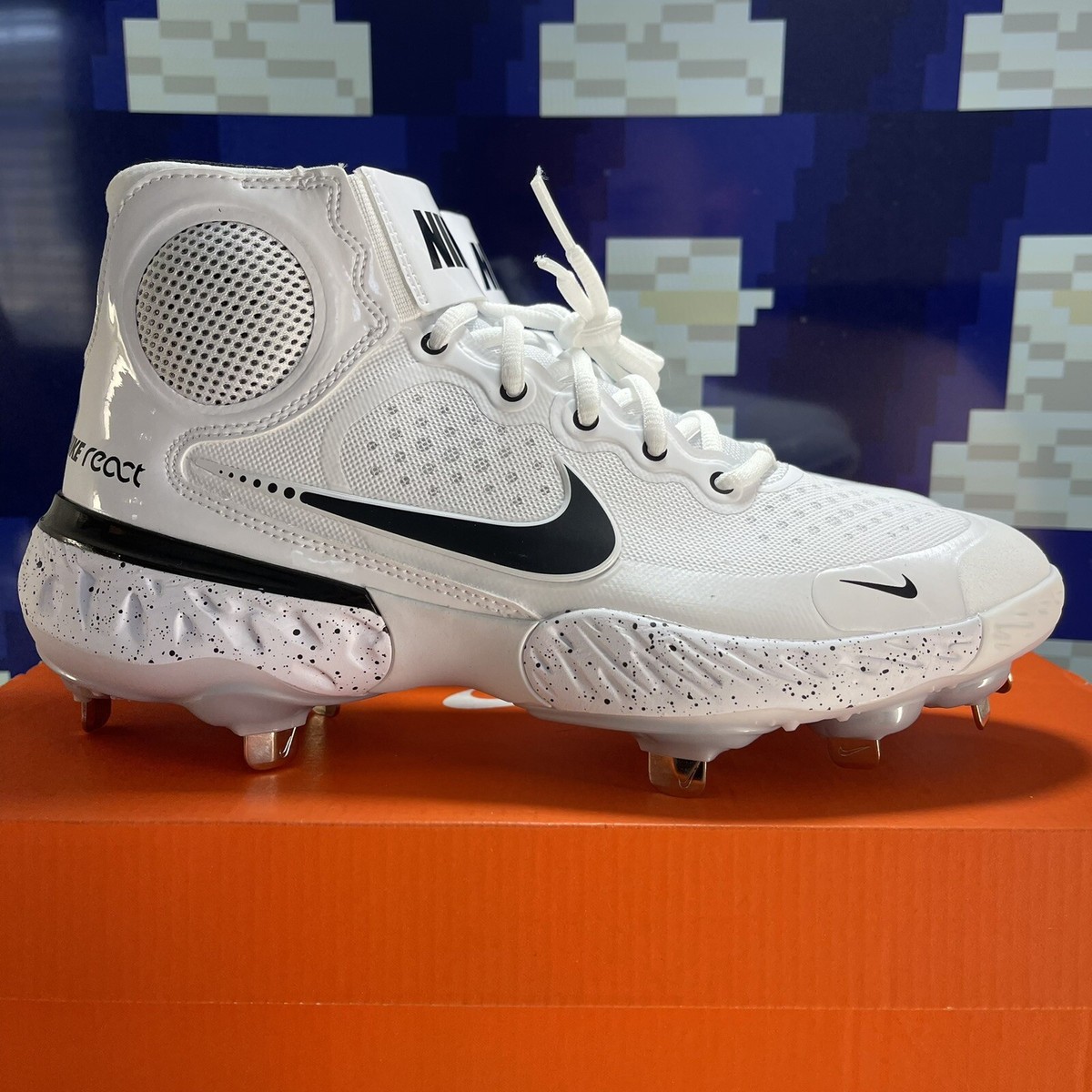 Size 7.5 Nike Alpha Huarache Elite 3 Mid White Black  display picture 3