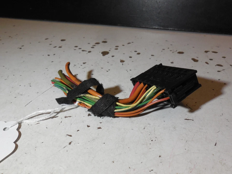 Conector de cable módulo de control de asiento A2205453728 07-13 Mercedes Benz S63 AMG S550 Foto 2 de 4